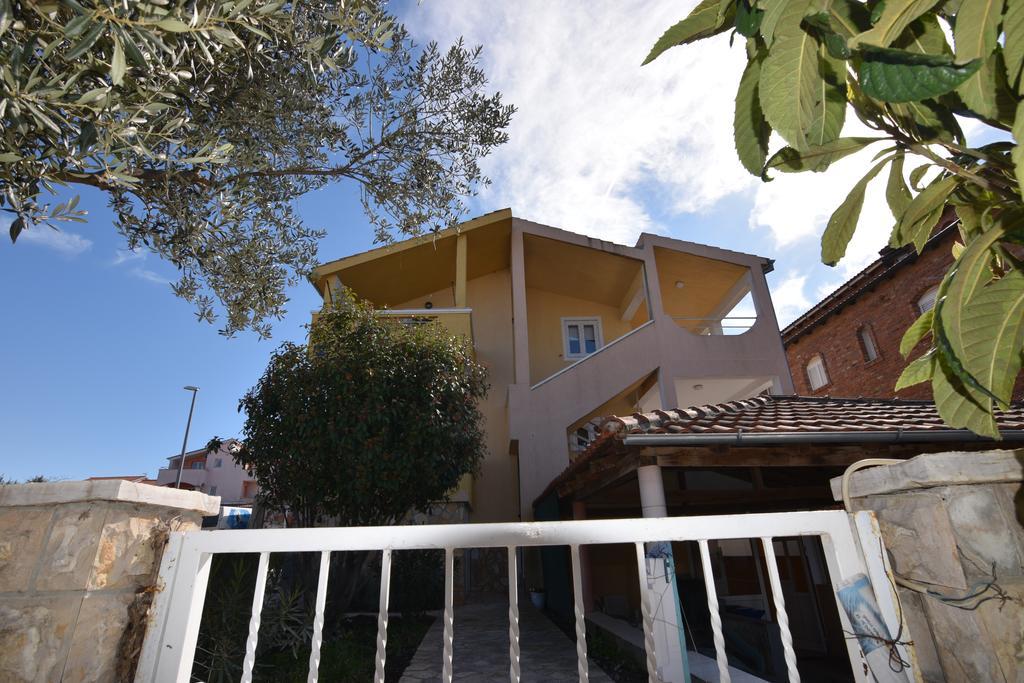 Apartments Batarilo 比奥格勒·纳·莫鲁 外观 照片