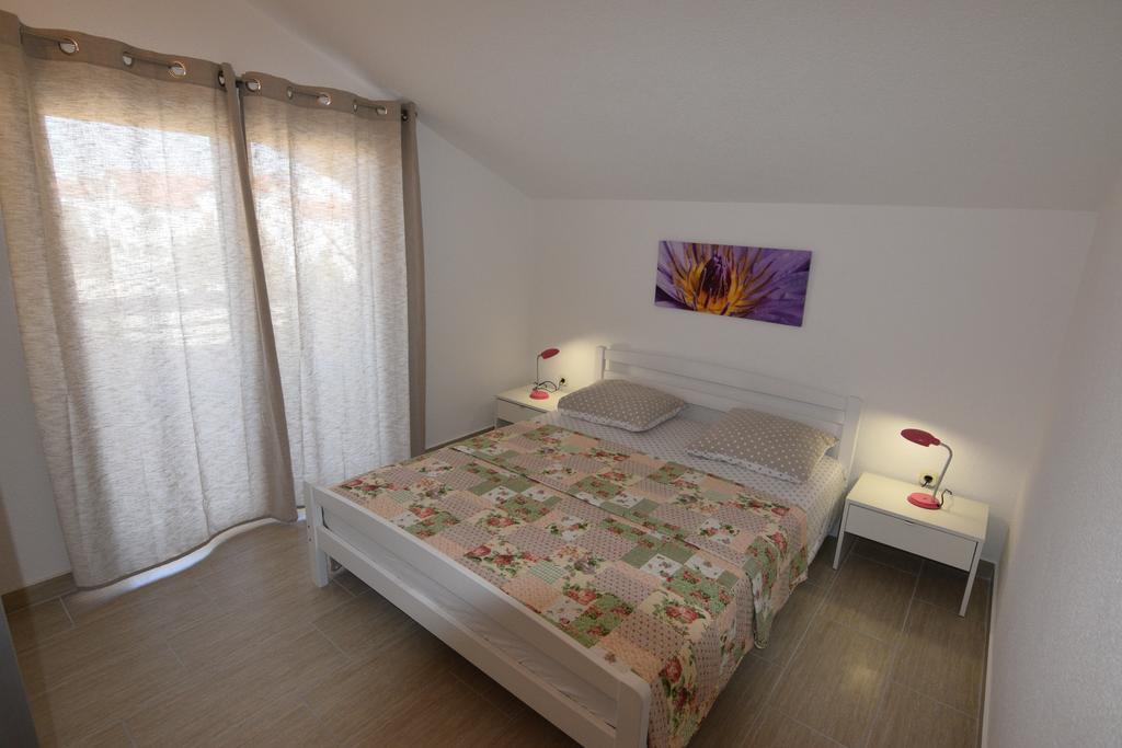 Apartments Batarilo 比奥格勒·纳·莫鲁 外观 照片