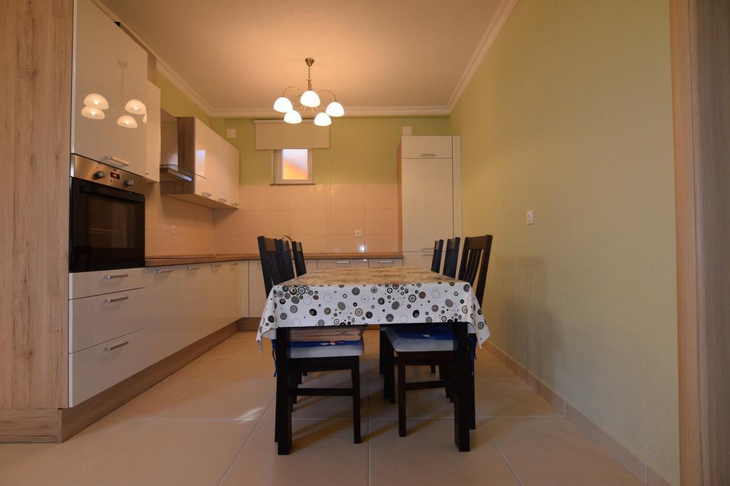 Apartments Batarilo 比奥格勒·纳·莫鲁 外观 照片