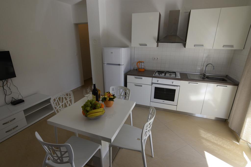 Apartments Batarilo 比奥格勒·纳·莫鲁 外观 照片