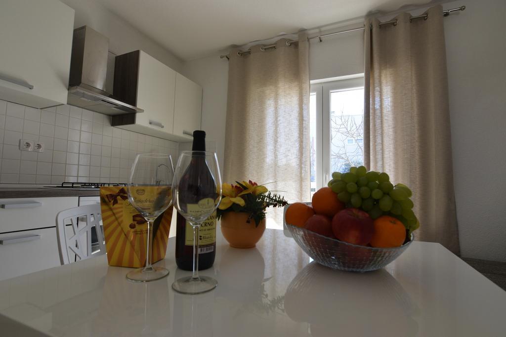 Apartments Batarilo 比奥格勒·纳·莫鲁 外观 照片