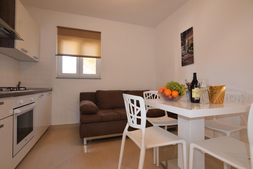 Apartments Batarilo 比奥格勒·纳·莫鲁 外观 照片