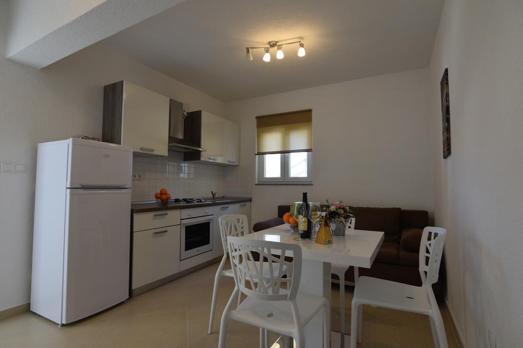 Apartments Batarilo 比奥格勒·纳·莫鲁 外观 照片