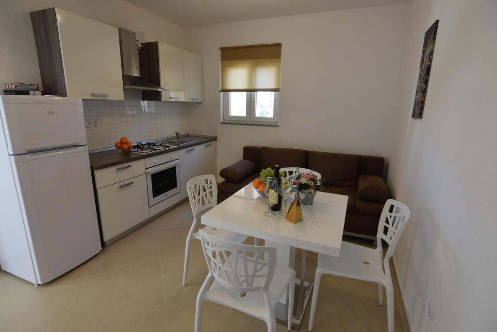 Apartments Batarilo 比奥格勒·纳·莫鲁 外观 照片
